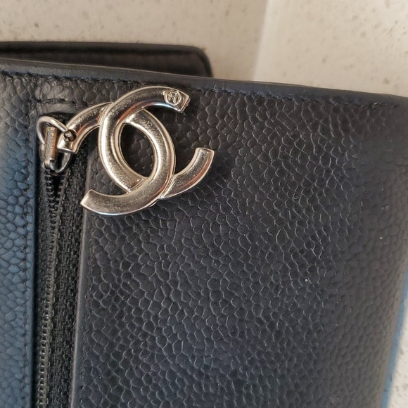 CHANEL Caviar leather wallet - Picture 12 of 13